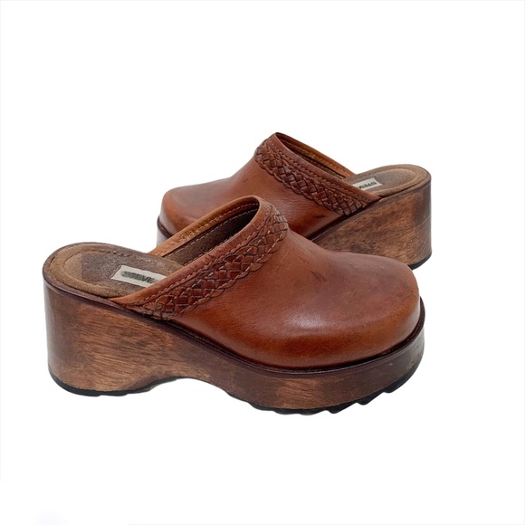 90s clogs